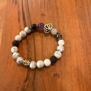 Elegant Beaded Bracelet with Silver Accents
